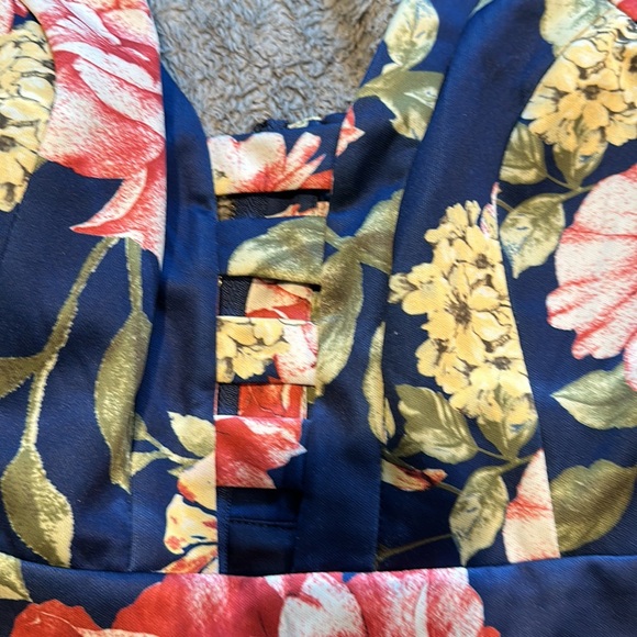 Floral dress - Picture 2 of 3